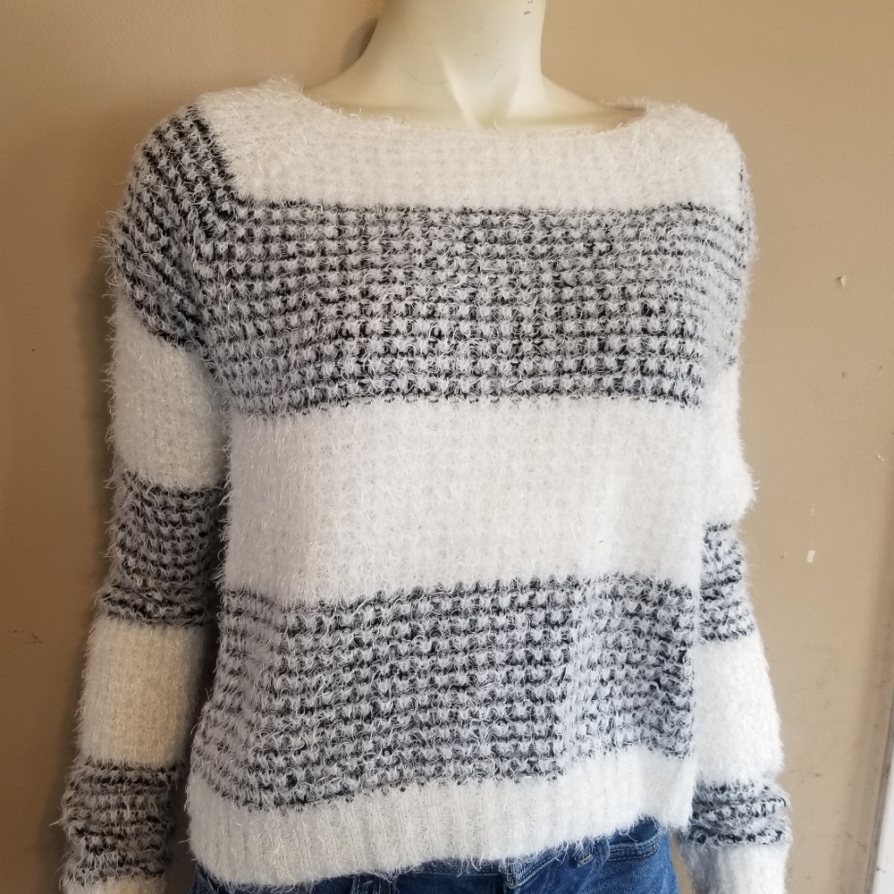 Mudd womens sweater long sleeve stripes size M